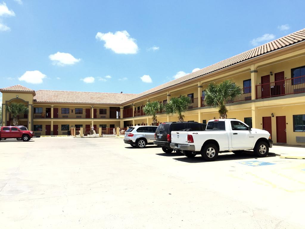 Boca Chica Inn And Suites Brownsville Exterior foto
