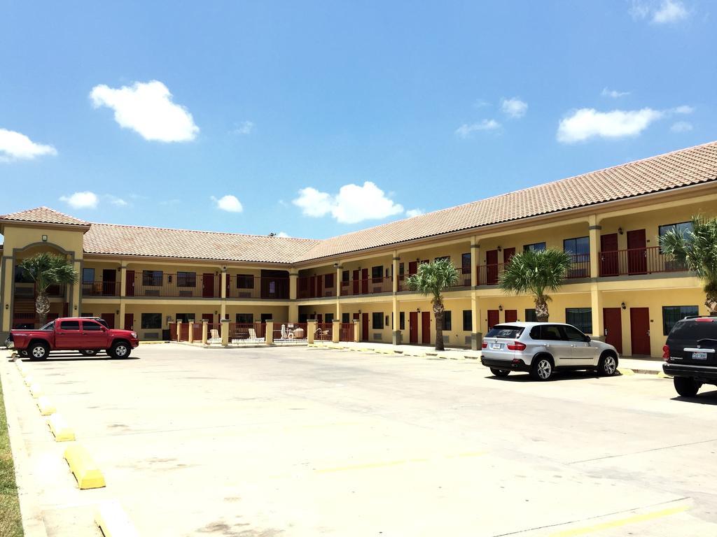 Boca Chica Inn And Suites Brownsville Exterior foto
