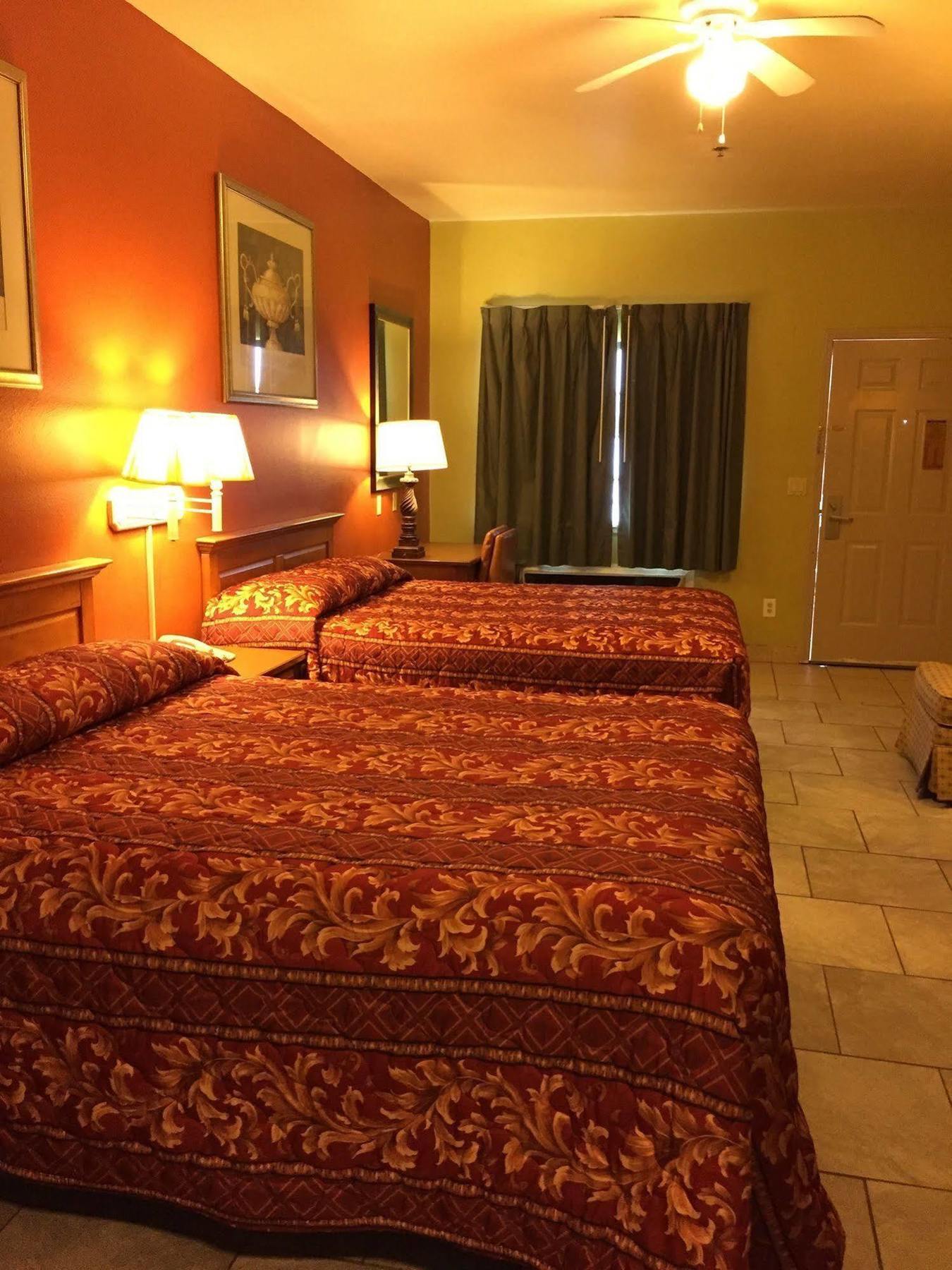 Boca Chica Inn And Suites Brownsville Exterior foto