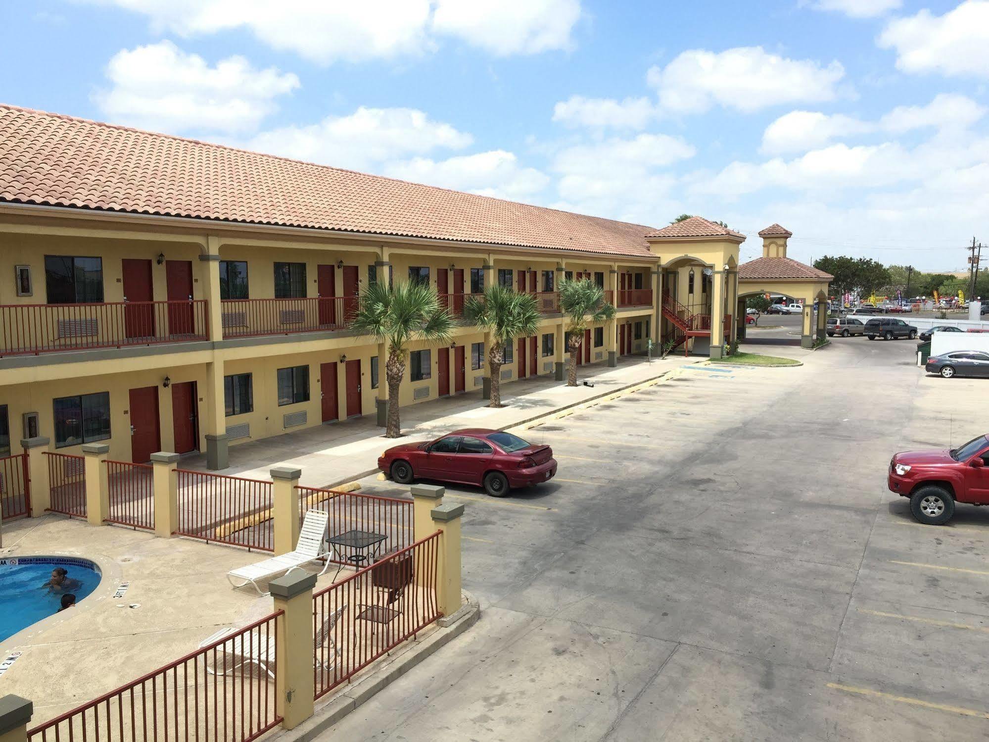 Boca Chica Inn And Suites Brownsville Exterior foto